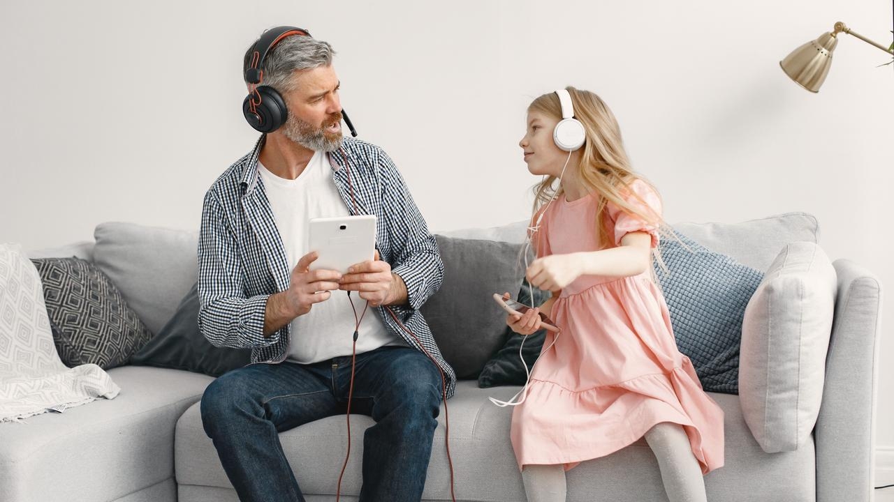 Build realistic multi-speaker conversations